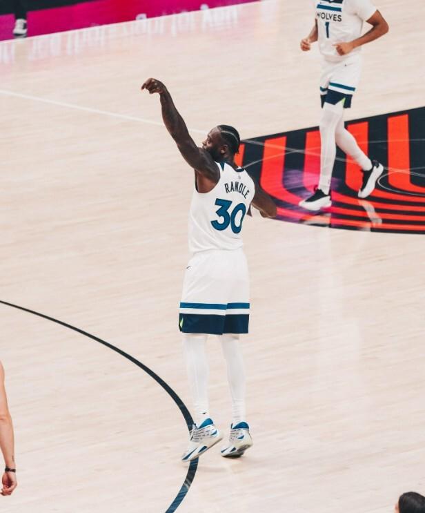 秒杨瀚森篮, 领先达到, 德尔犯规